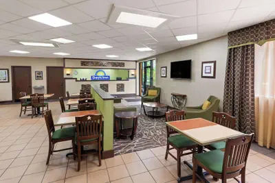Photo 4 - Days Inn by Wyndham Knoxville East