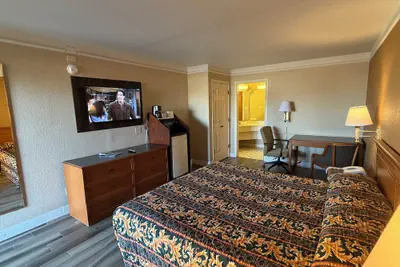 Photo 3 - America's Inn Sugarland Stafford