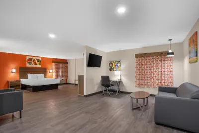 Photo 2 - Best Western Statesville Inn