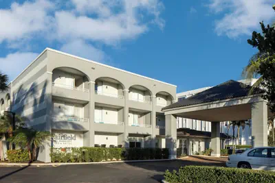 Photo 2 - Fairfield Inn And Suites By Marriott Palm Beach