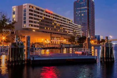 Photo 2 - Sheraton Norfolk Waterside Hotel