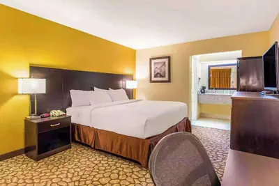 Photo 2 - Ramada by Wyndham Santee I-95