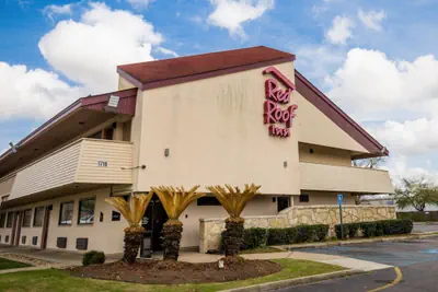Photo 2 - Red Roof Inn Lafayette, LA