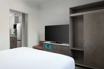 Photo 5 - Hilton Boca Raton Suites