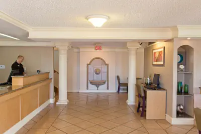 Photo 4 - La Quinta Inn by Wyndham Costa Mesa / Newport Beach