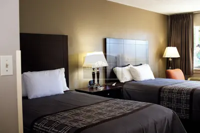 Photo 5 - Brentwood Inn & Suites