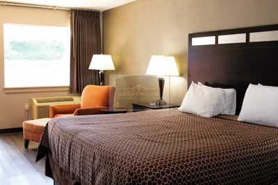 Photo 3 - Brentwood Inn & Suites