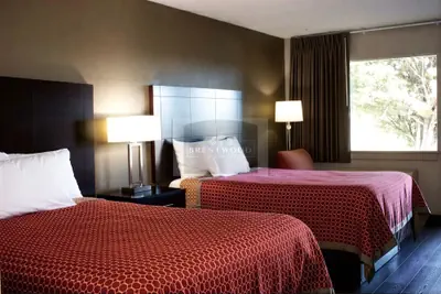 Photo 4 - Brentwood Inn & Suites