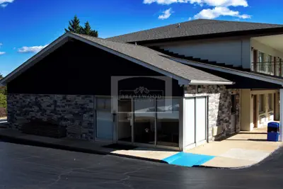 Photo 2 - Brentwood Inn & Suites