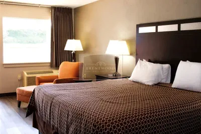 Photo 5 - Brentwood Inn & Suites
