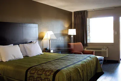 Photo 4 - Brentwood Inn & Suites