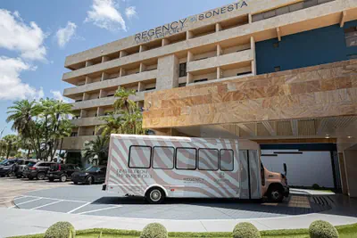 Photo 2 - Regency Miami Airport by Sonesta