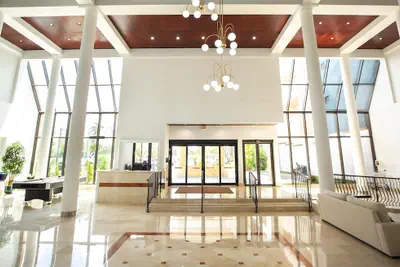 Photo 3 - Regency Miami Airport by Sonesta