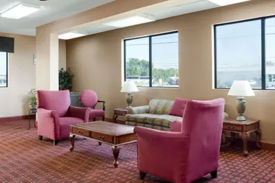 Photo 5 - Econo Lodge Greenville