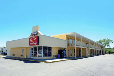 Photo 2 - Econo Lodge Norfolk Airport