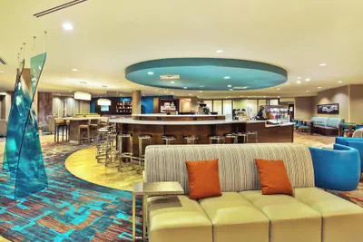 Photo 5 - Courtyard by Marriott Gulfport Beachfront