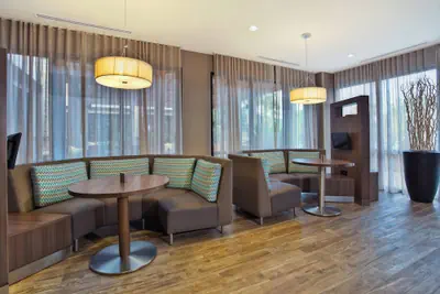 Photo 3 - Courtyard by Marriott Gulfport Beachfront