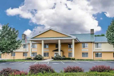 Photo 2 - Baymont by Wyndham Harrisburg