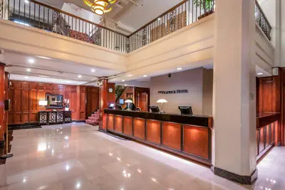 Photo 3 - The Pickwick Hotel
