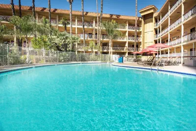 Photo 2 - Ramada by Wyndham Burbank Airport