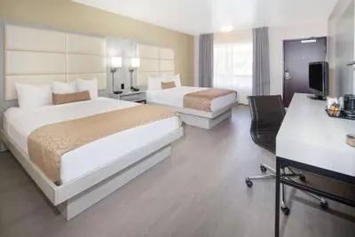 Photo 5 - Ramada by Wyndham Burbank Airport