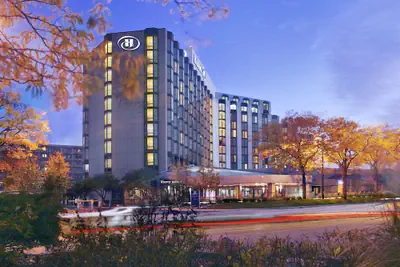 Photo 2 - Hilton Rosemont Chicago O'Hare