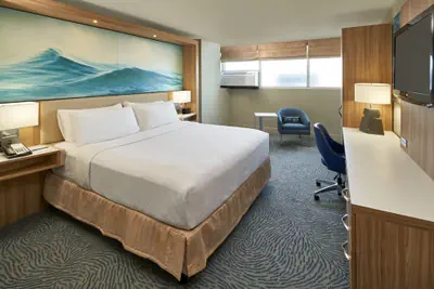Photo 3 - Crowne Plaza Melbourne - Oceanfront by IHG