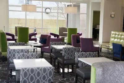 Photo 3 - La Quinta Inn & Suites by Wyndham Mobile