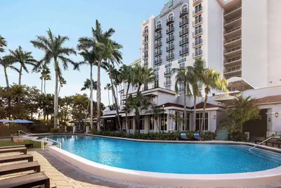 Photo 2 - Embassy Suites by Hilton Fort Lauderdale 17th Street