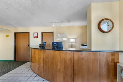 Photo 4 - Econo Lodge Longmont East