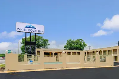 Photo 2 - White Rock Inn