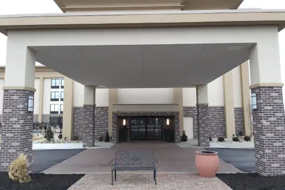 Photo 2 - Hampton Inn Cincinnati Airport South