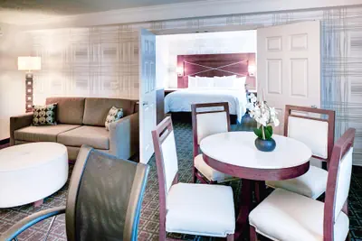 Photo 4 - DoubleTree by Hilton Madison Downtown