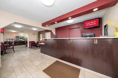 Photo 3 - Red Roof Inn PLUS+ Huntsville - Madison