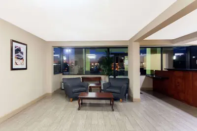 Photo 2 - Super 8 by Wyndham Clarksville Northeast