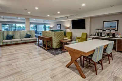 Photo 3 - Hampton Inn Cardiff Beach Encinitas, CA Near Del Mar