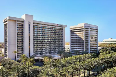 Photo 2 - Anaheim Marriott Hotel
