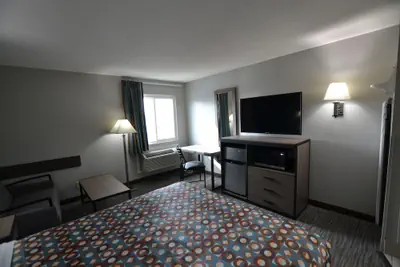 Photo 5 - Countryside Inn & Suites