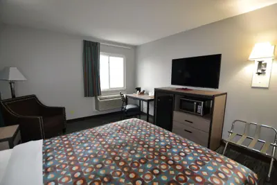 Photo 4 - Countryside Inn & Suites