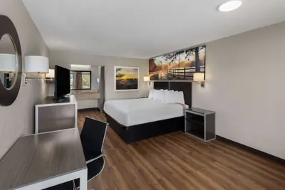 Photo 5 - Days Inn by Wyndham Childersburg/Sylacauga