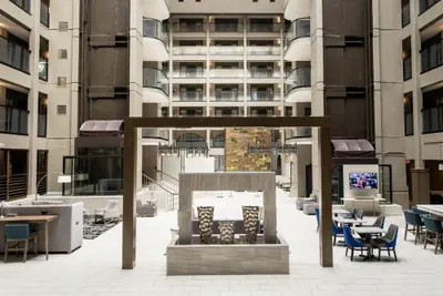 Photo 4 - Embassy Suites by Hilton Chicago Schaumburg Woodfield