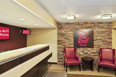 Photo 3 - Red Roof Inn Fairmont