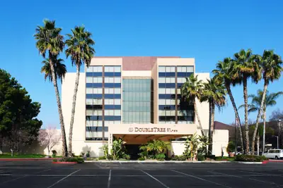 Photo 2 - DoubleTree by Hilton Fresno Convention Center