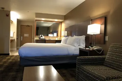 Photo 5 - Holiday Inn Express Hotel & Suites Corning by IHG