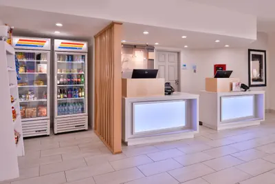 Photo 3 - Holiday Inn Express Farmington - Bloomfield by IHG