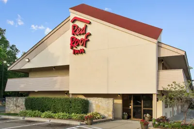 Photo 2 - Red Roof Inn Detroit - Roseville/ St Clair Shores