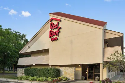 Photo 2 - Red Roof Inn Detroit - Roseville/ St Clair Shores