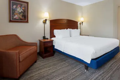 Photo 4 - Hampton Inn by Hilton Chester South