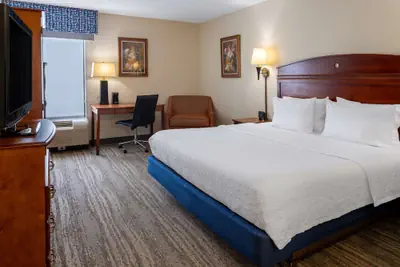 Photo 5 - Hampton Inn by Hilton Chester South