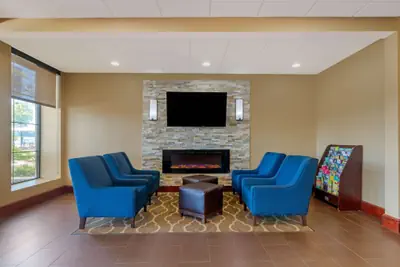 Photo 5 - Comfort Inn & Suites Macon West